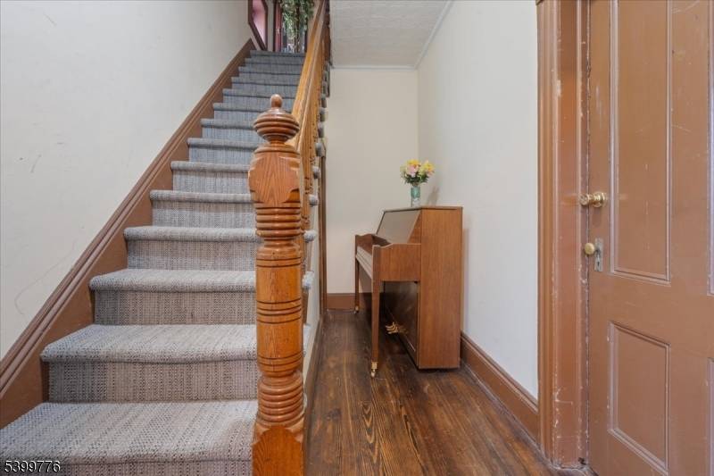 Carlstadt Boro, NJ 07072,593 Broad St