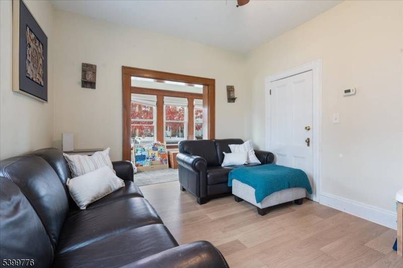 Carlstadt Boro, NJ 07072,593 Broad St