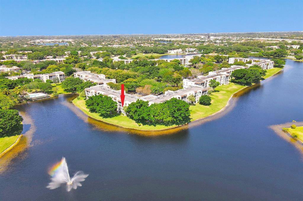 Davie, FL 33324,9230 Lagoon Pl #103