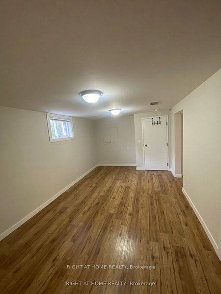 Barrie, ON L4N 9Z3,35 Ginger DR