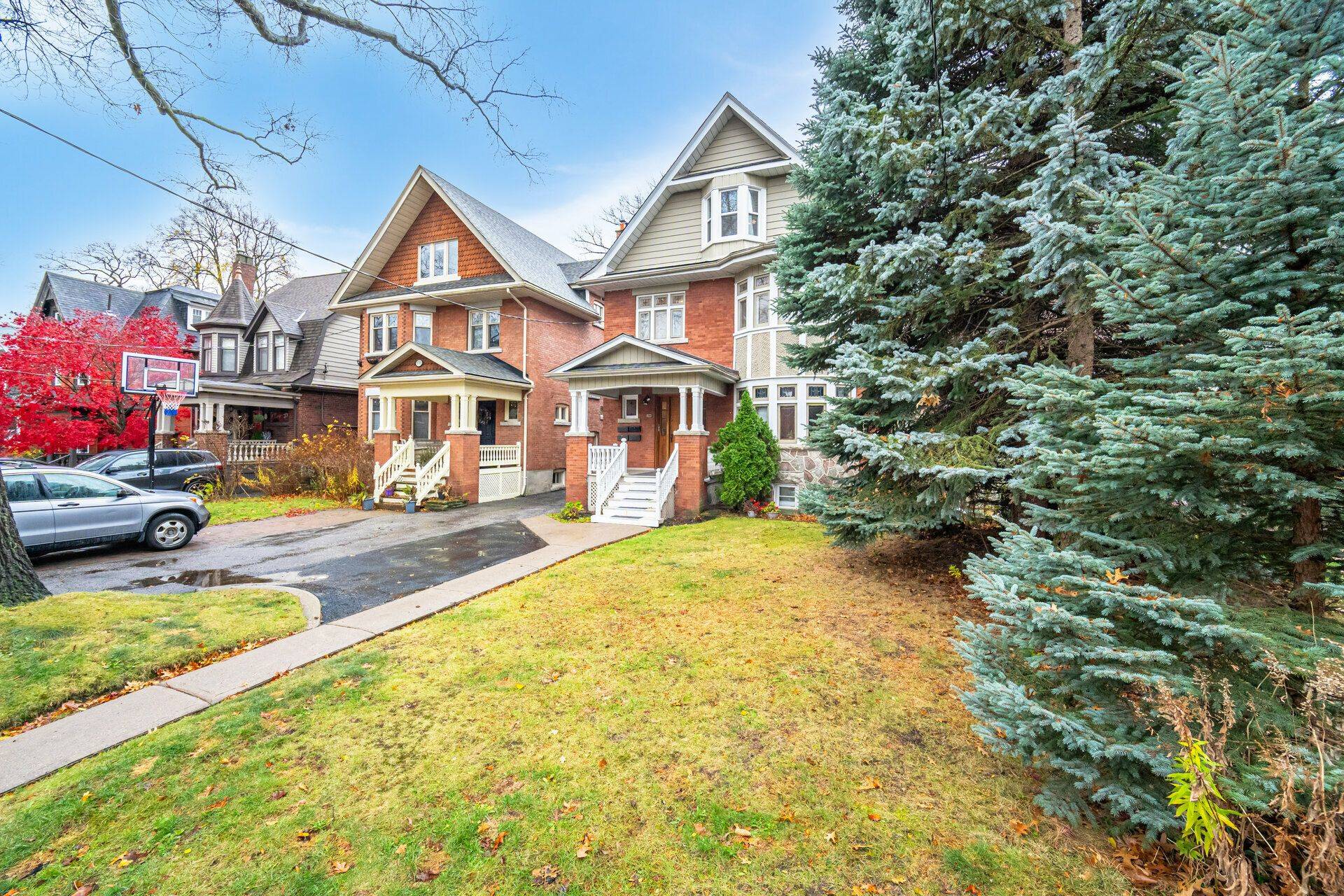 Toronto W02, ON M6P 2Z7,174 Evelyn AVE #Main