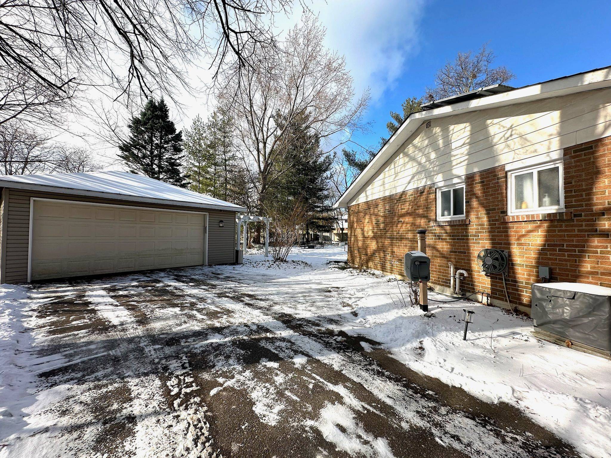 Mississauga, ON L5J 2T5,772 Wylan CT