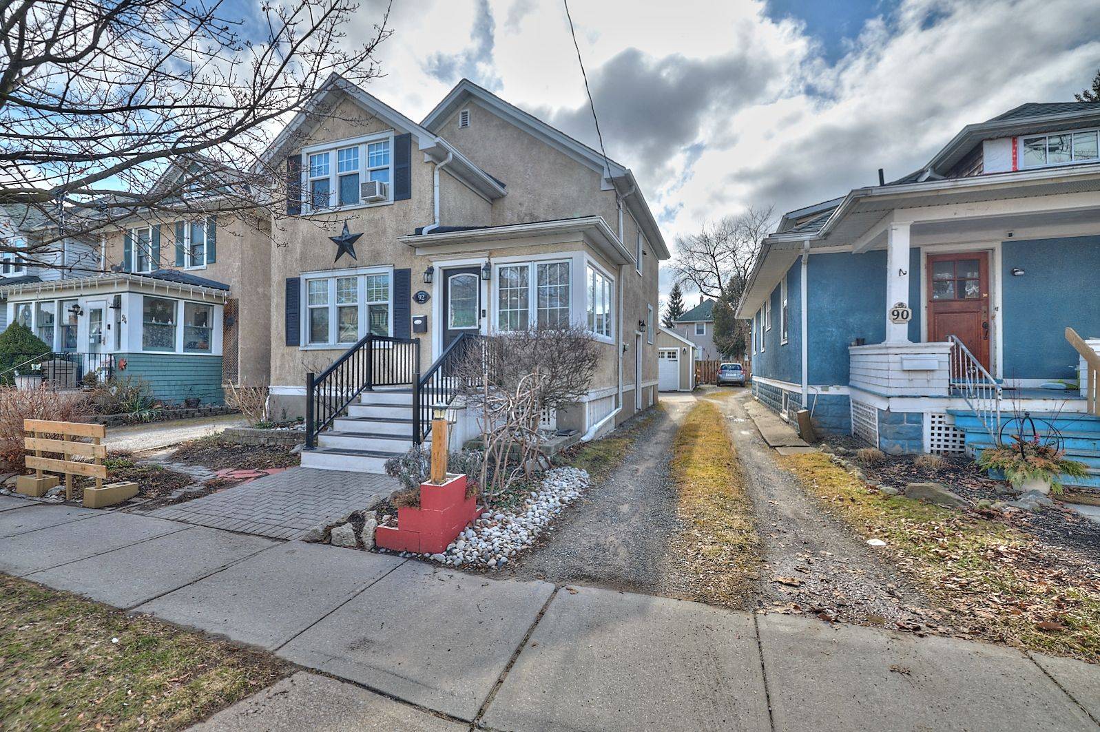 St. Catharines, ON L2R 1Z8,92 Dufferin ST