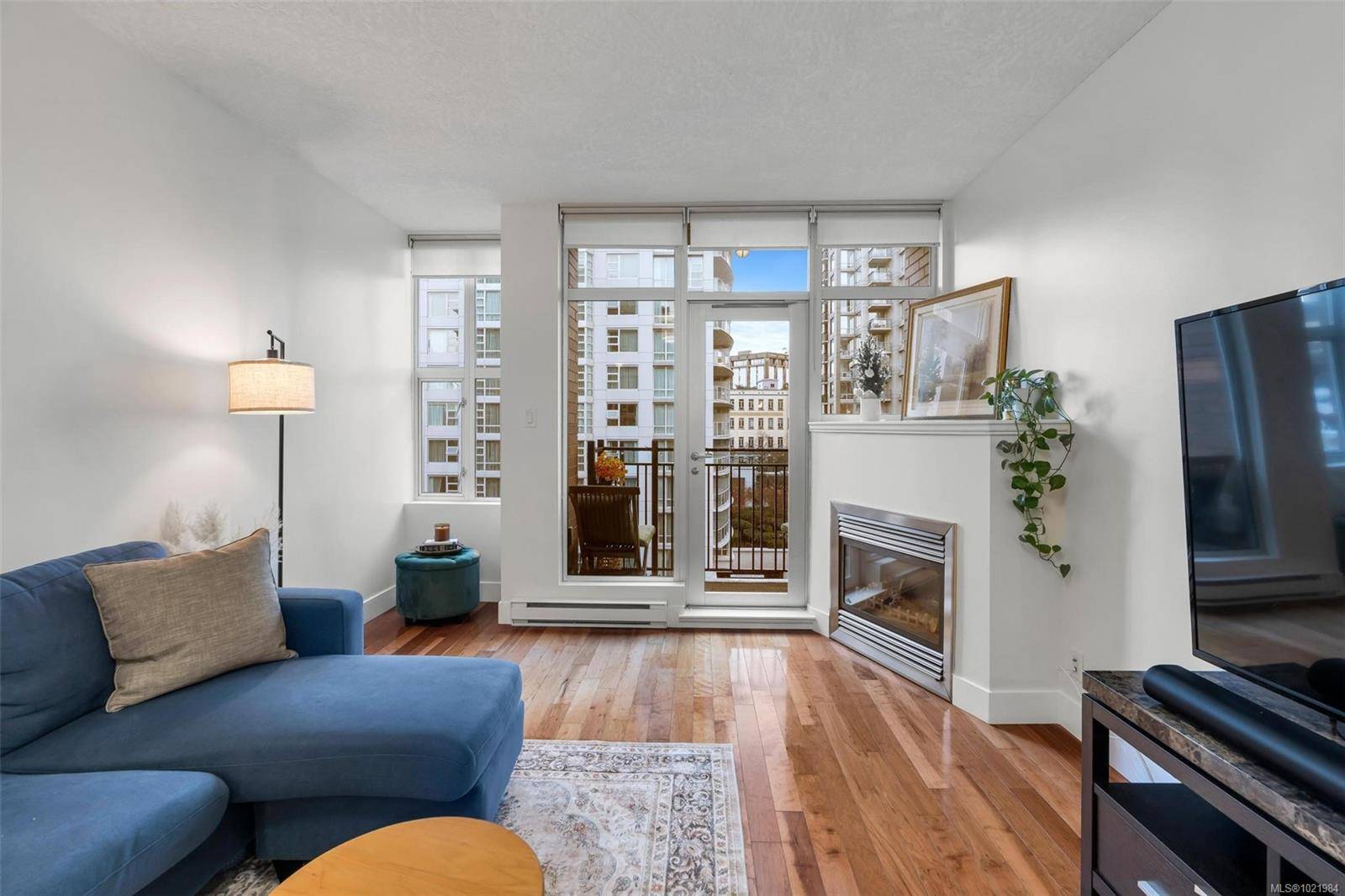 Victoria, BC V8W 1B1,737 Humboldt St #N607