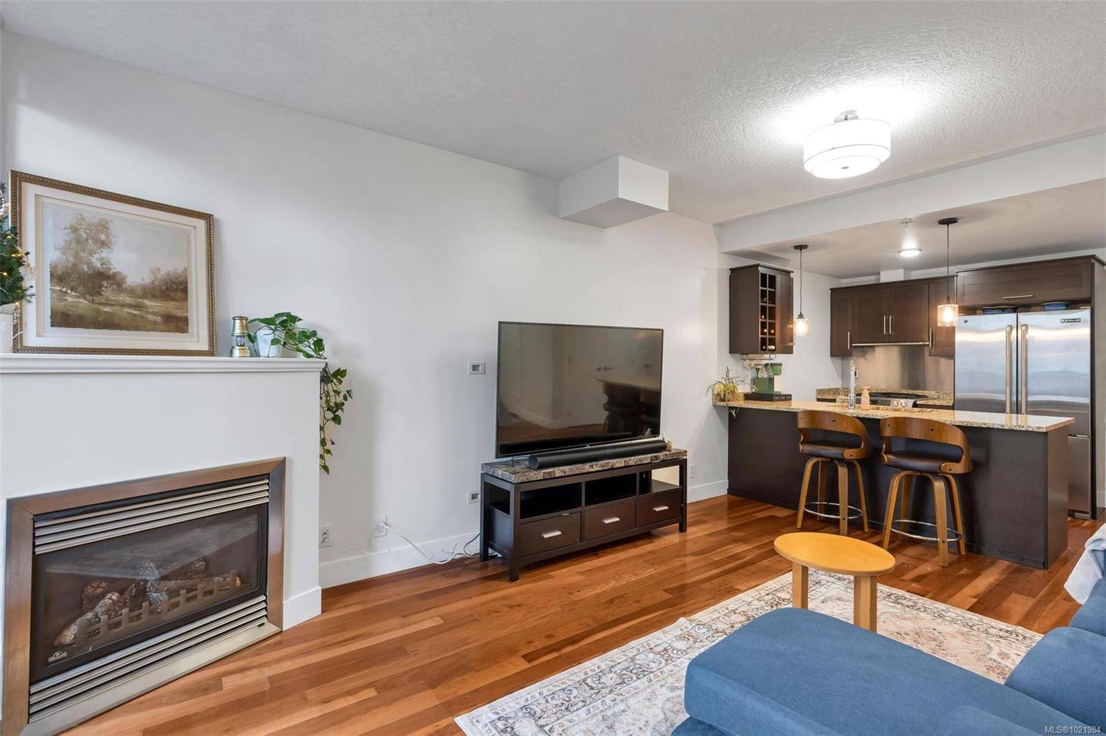 Victoria, BC V8W 1B1,737 Humboldt St #N607