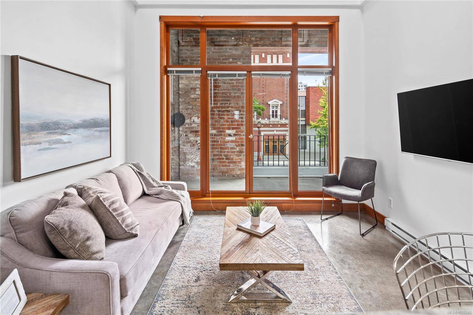 Victoria, BC V8W 1N7,588 Pandora Ave #204