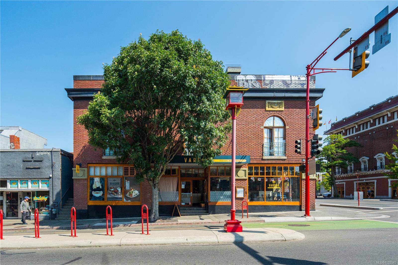 Victoria, BC V8W 1N7,588 Pandora Ave #204