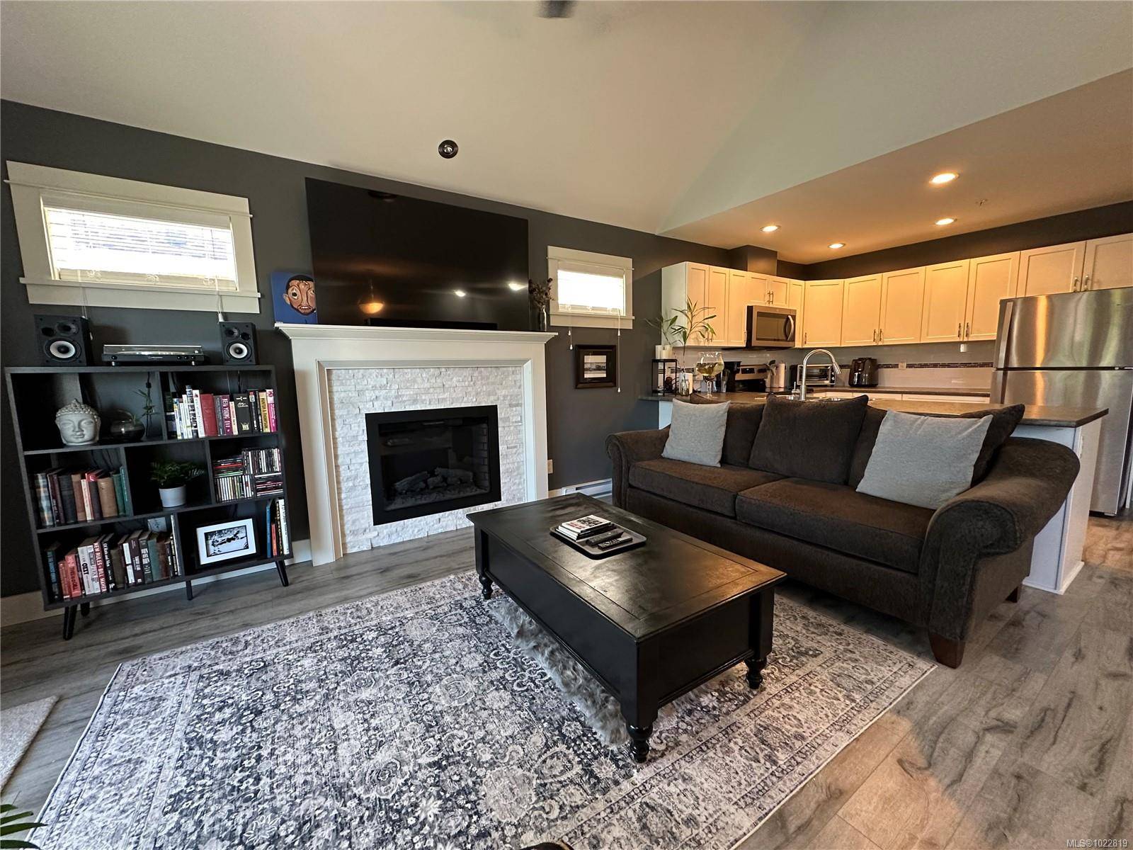 Nanaimo, BC V9V 0A9,6183 Nitinat Way #3