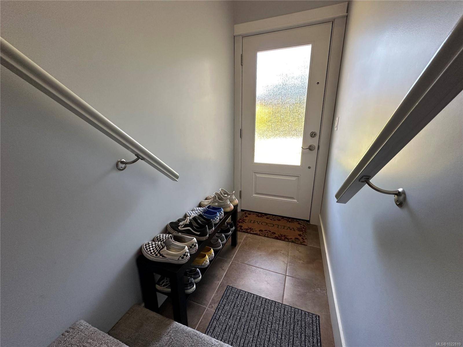 Nanaimo, BC V9V 0A9,6183 Nitinat Way #3