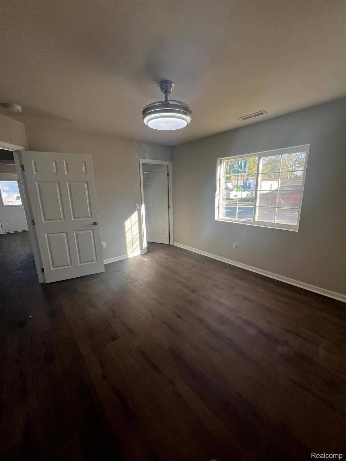 Eastpointe, MI 48021,21811 Elmwood AVE