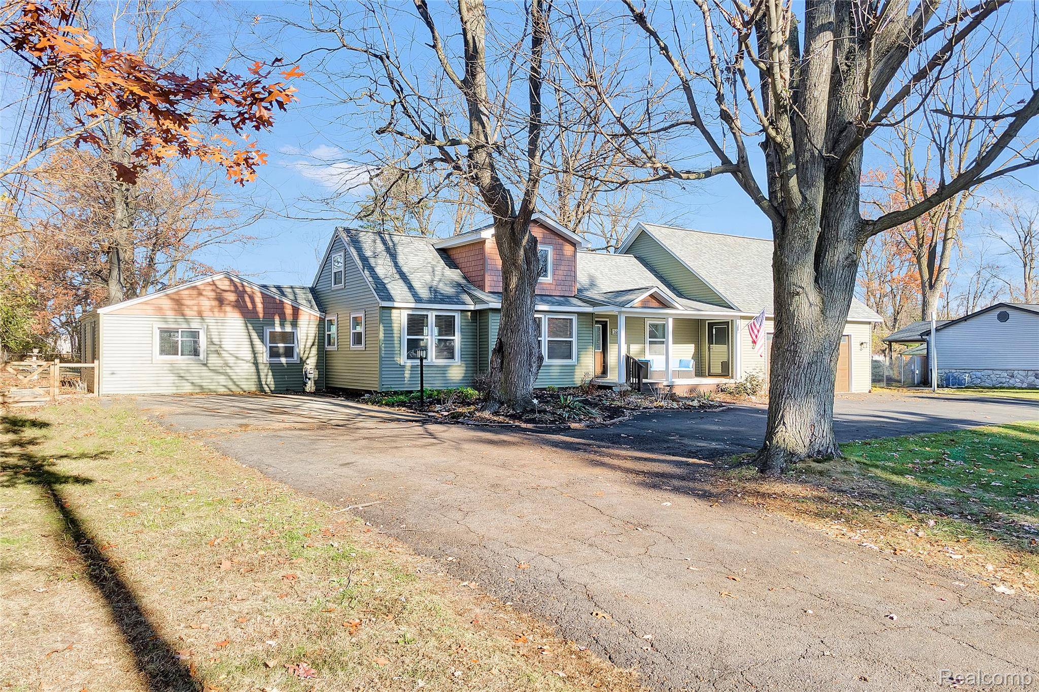 Livonia, MI 48150,34682 Beacon ST