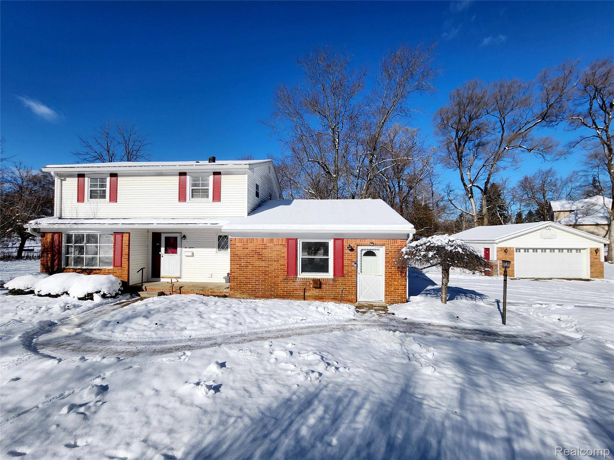 Lake Orion, MI 48362,215 Parkview BLVD