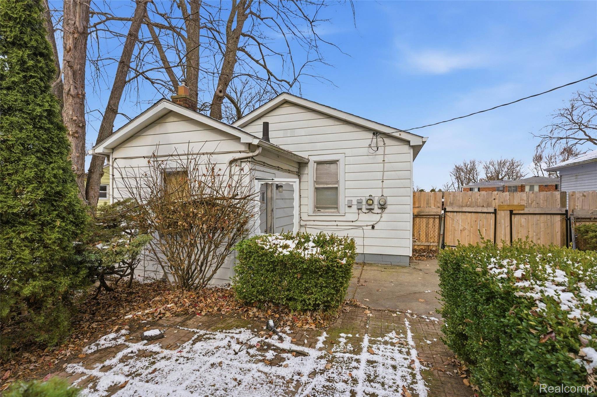 Harper Woods, MI 48225,20310 E 8 Mile RD