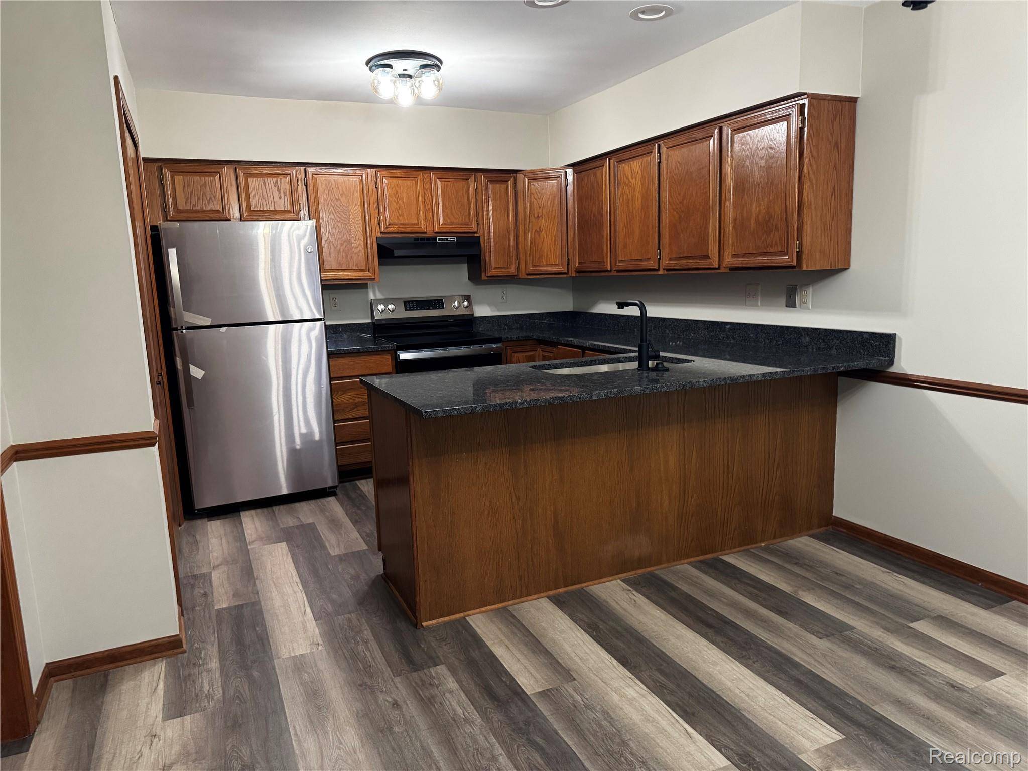 Macomb, MI 48044,15721 Huntcliff DR