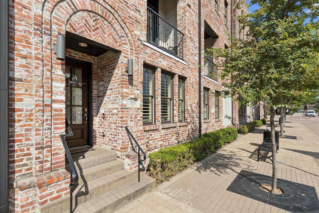 Dallas, TX 75201,561 S Cesar Chavez Boulevard