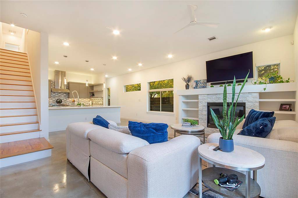 Dallas, TX 75206,2210 Lola Court