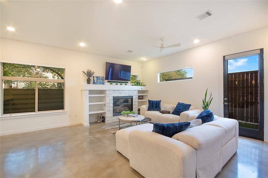 Dallas, TX 75206,2210 Lola Court