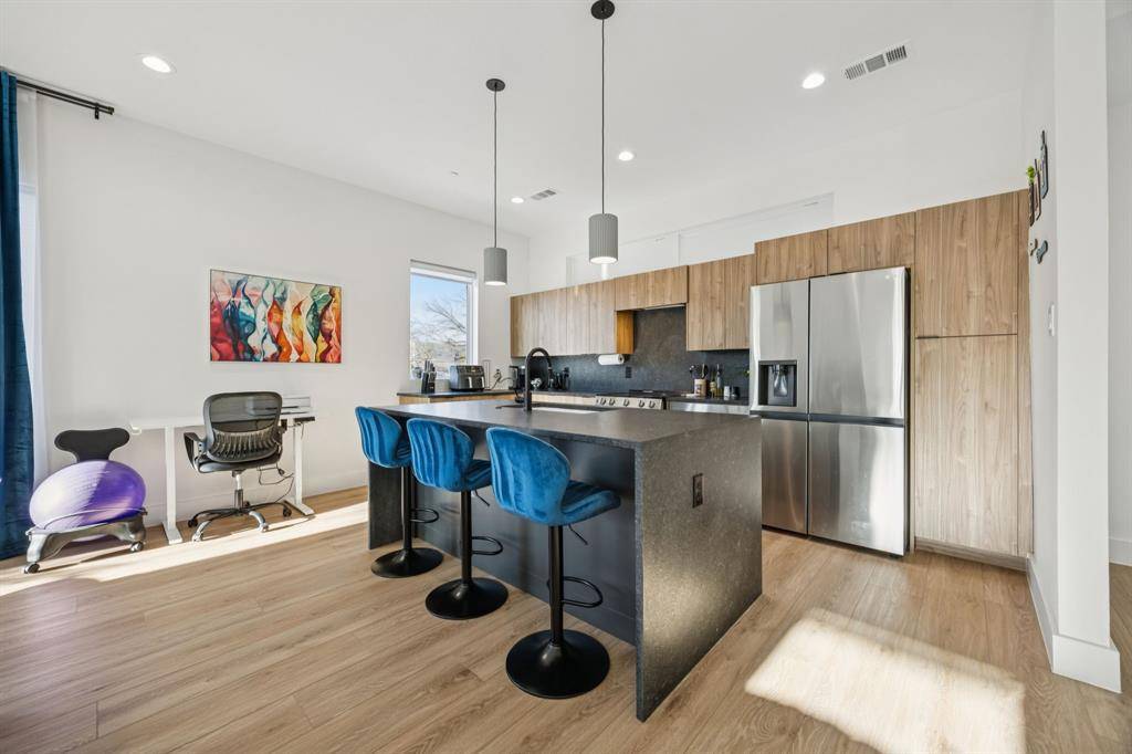 Dallas, TX 75219,2206 Arroyo Avenue #101