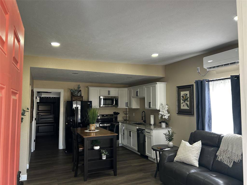 Denison, TX 75020,908 W Chestnut Street