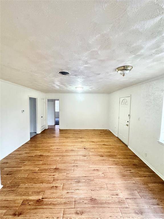 Dallas, TX 75217,6820 Dart Avenue