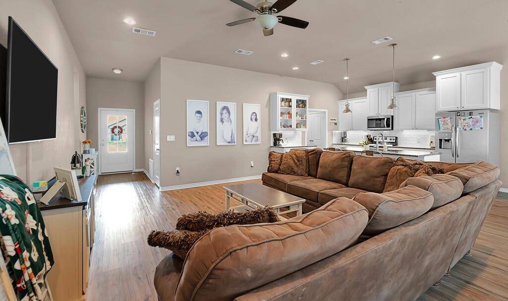 Robinson, TX 76706,388 Paso Fino