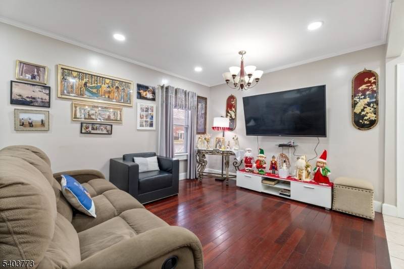 Middlesex Boro, NJ 08846,122 S Lincoln Ave