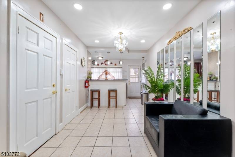 Middlesex Boro, NJ 08846,122 S Lincoln Ave