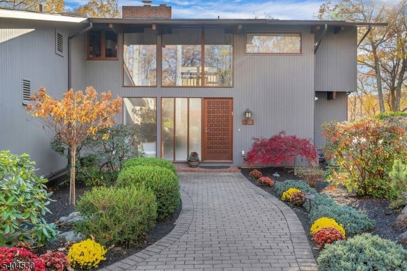 Mendham Twp., NJ 07945,39 Woodland Rd