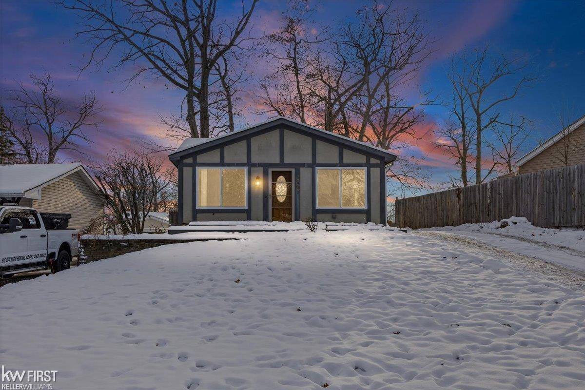 Waterford, MI 48328,3867 Faber TER