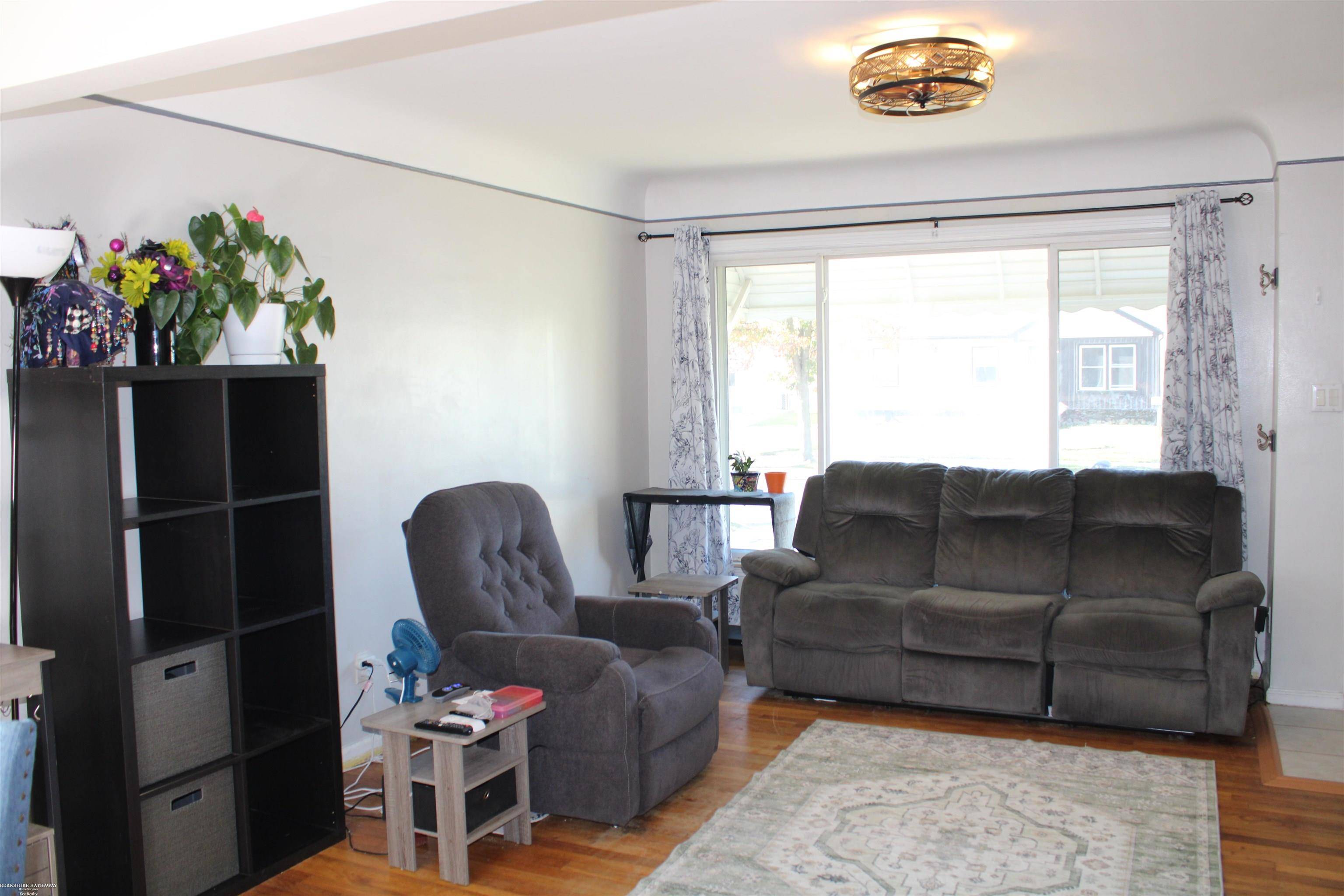 Mount Clemens, MI 48043,629 Chippewa ST