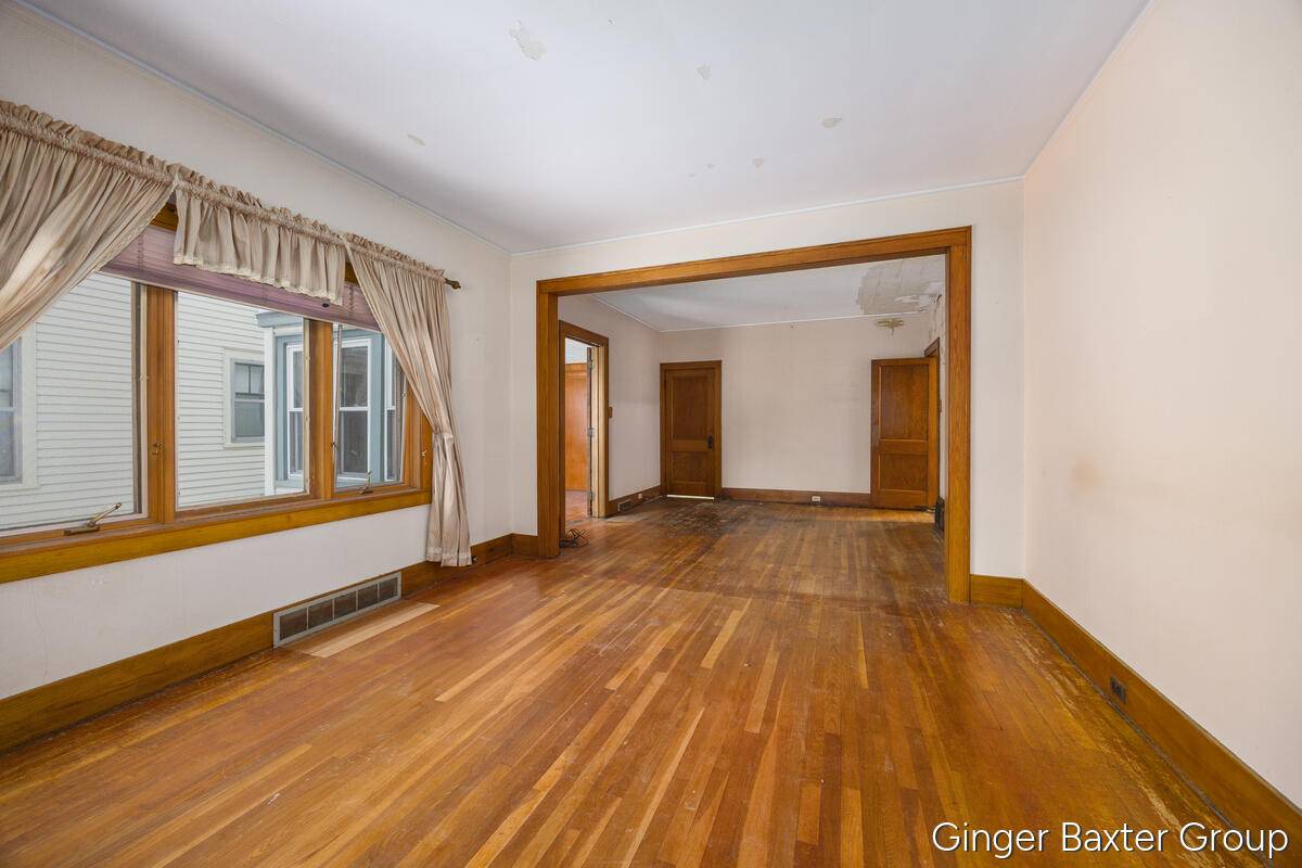 Holland, MI 49423,125 E 22nd ST