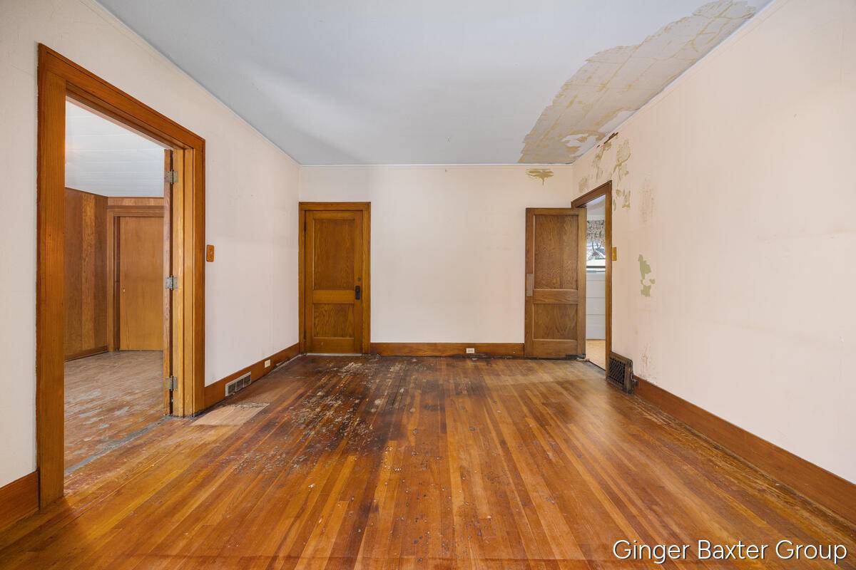 Holland, MI 49423,125 E 22nd ST