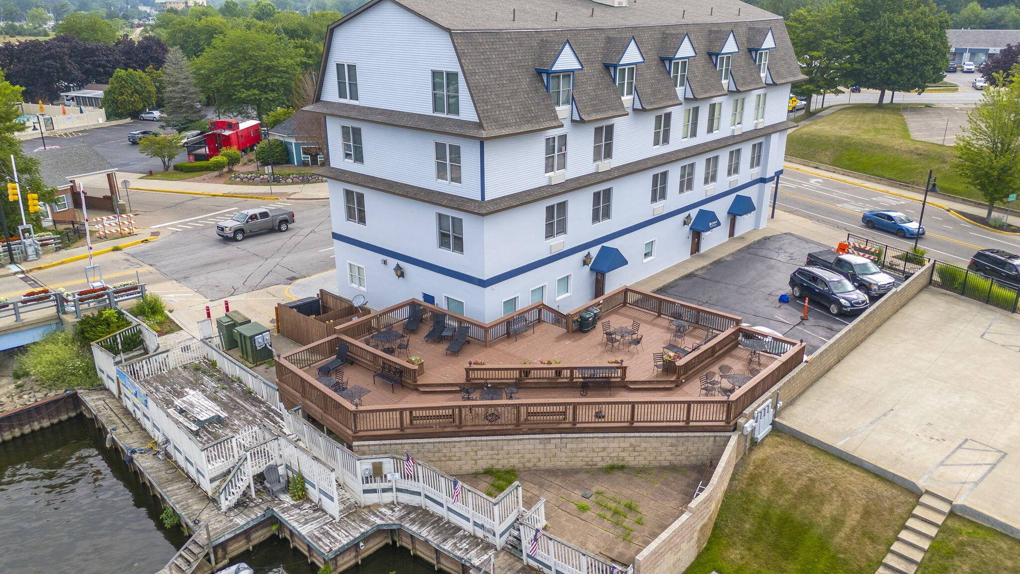 South Haven, MI 49090,532 Dyckman AVE #17