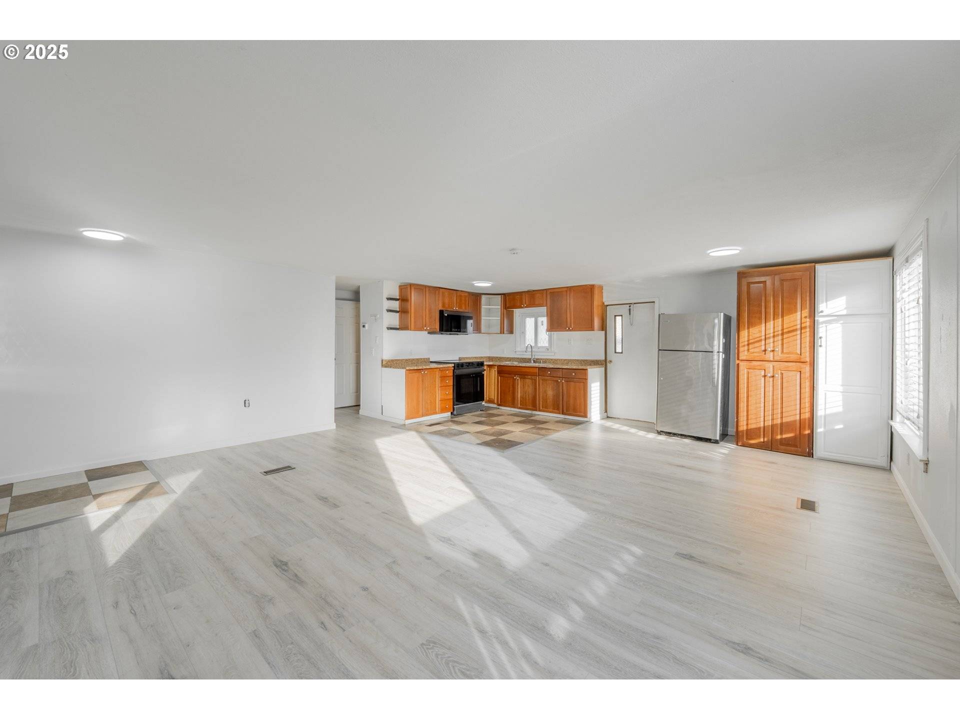 Hubbard, OR 97032,3289 ASH ST #61