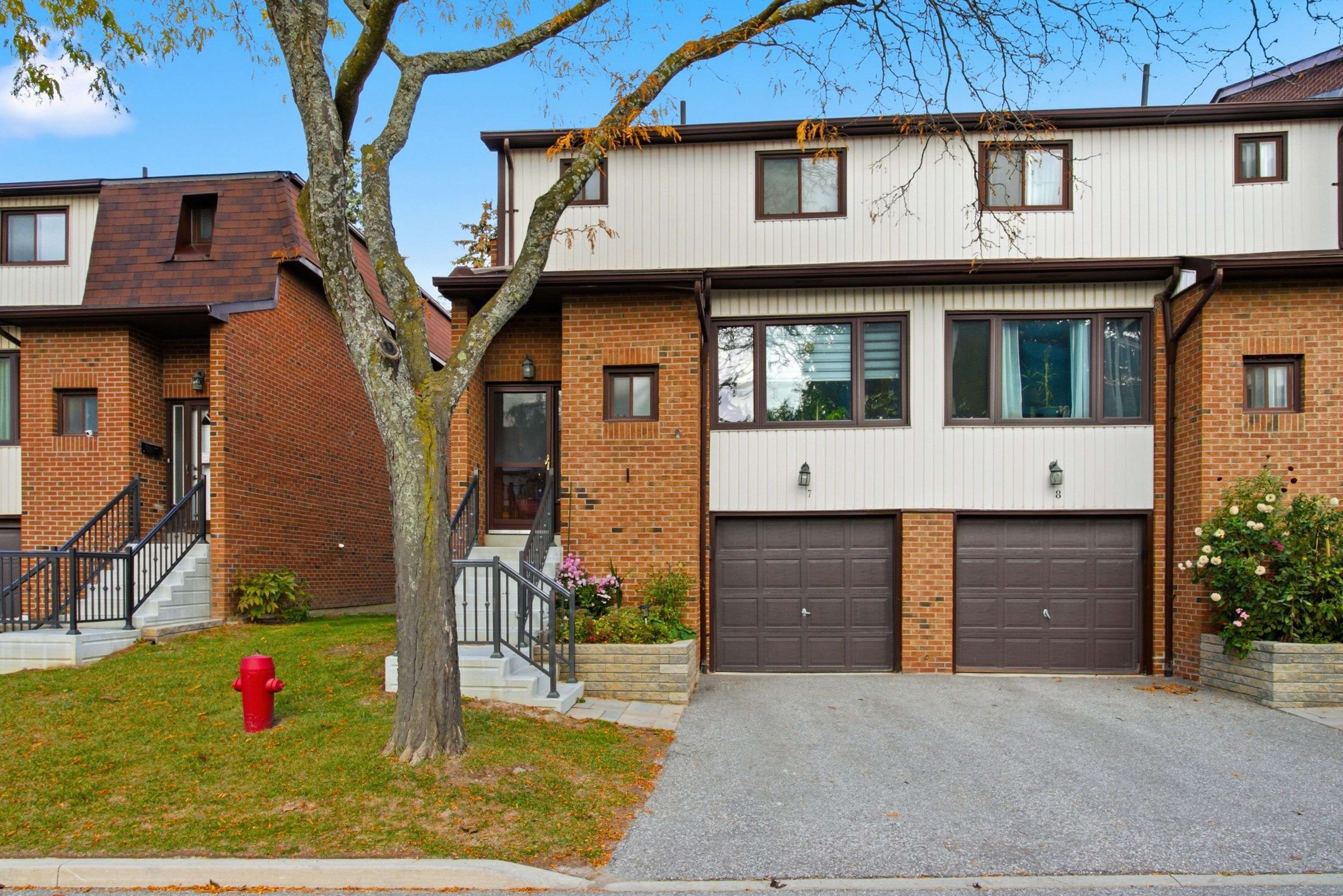 Pickering, ON L1W 3C9,765 Oklahoma DR #7