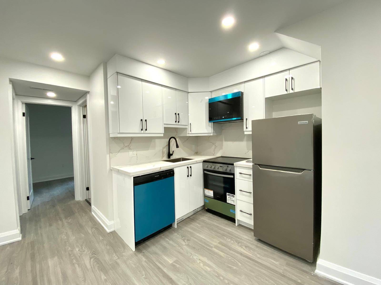 Toronto E03, ON M4J 3V5,19 Lesmount AVE #2