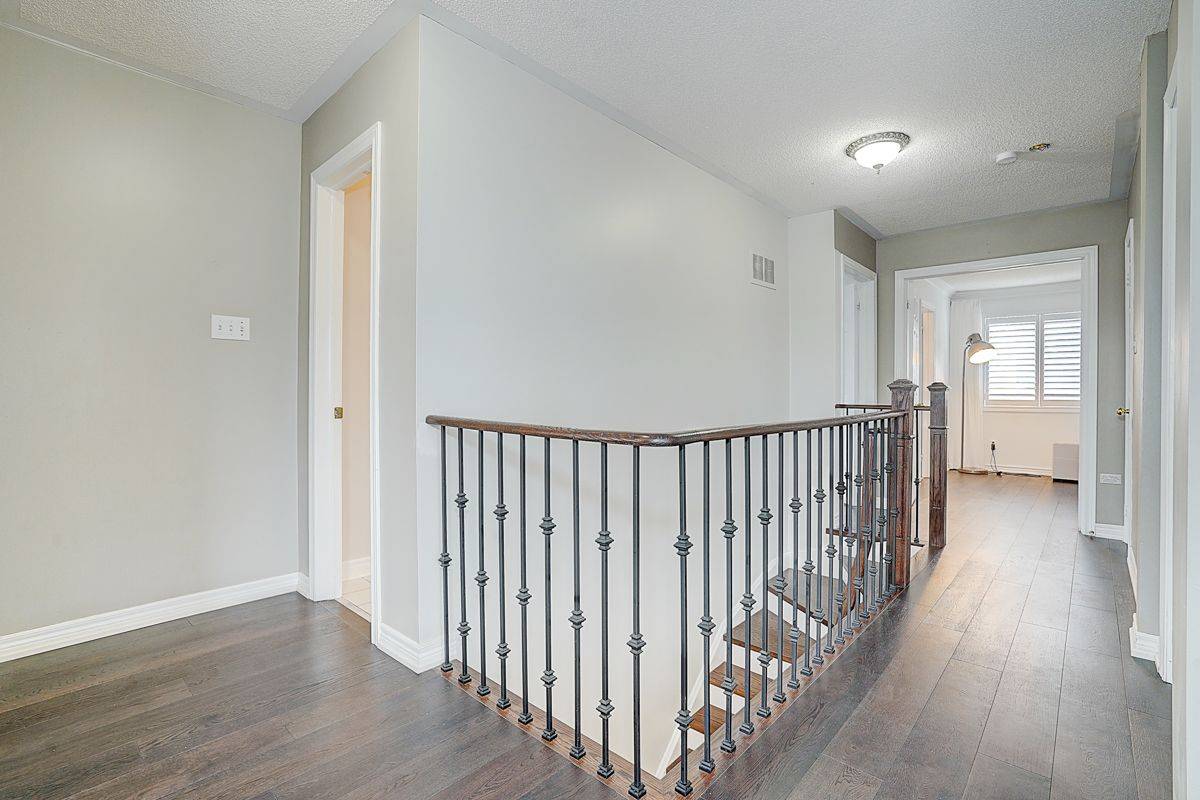 Whitby, ON L1R 2S8,52 Whitewater ST