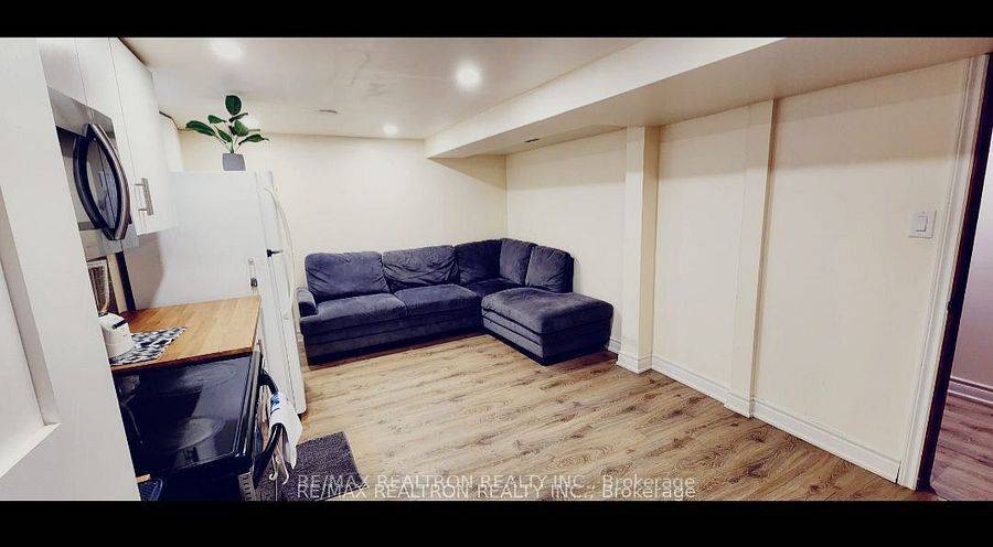 Toronto E09, ON M1G 1M5,34 Shoreland CRES #Bsmt