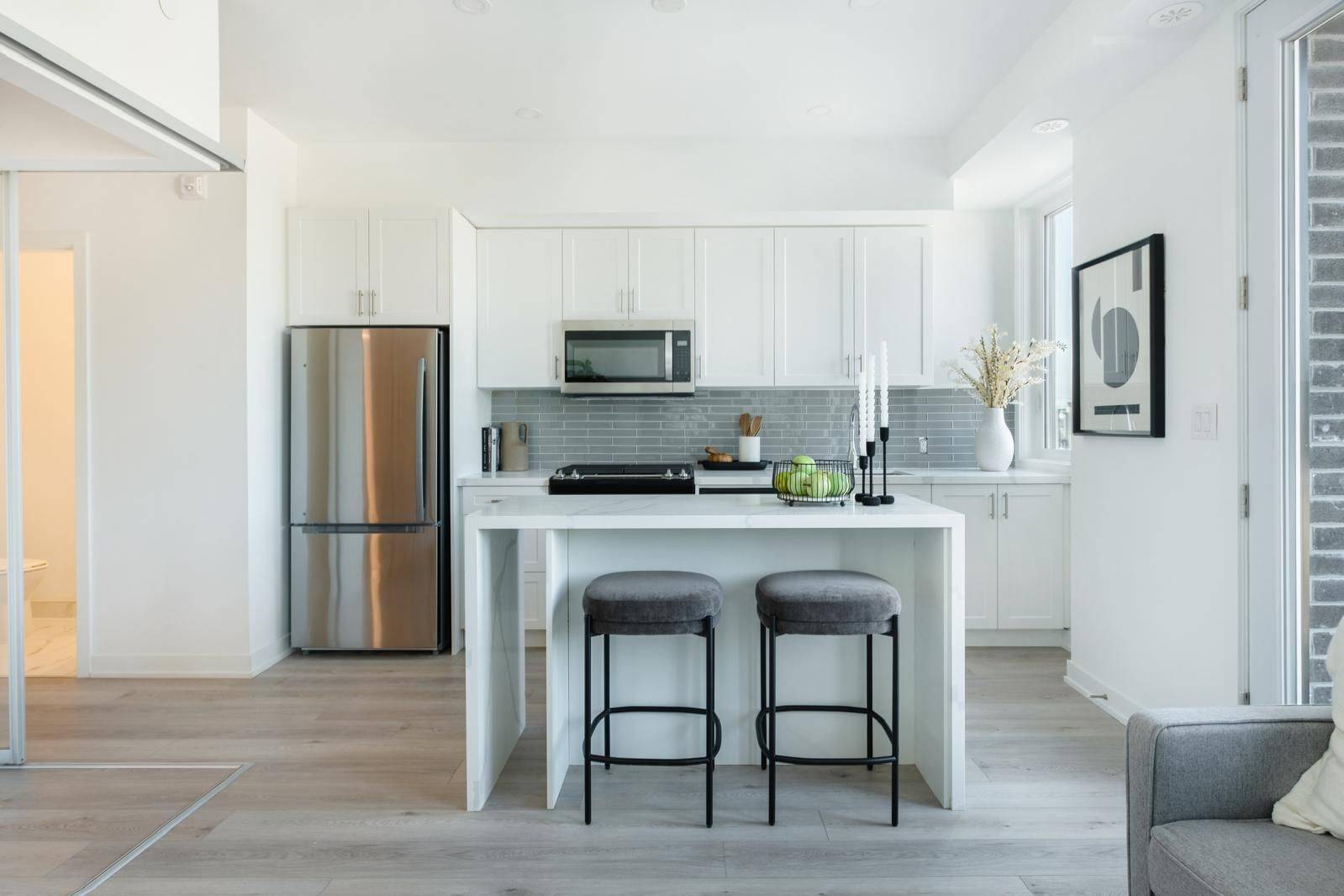 Toronto E03, ON M4B 2V5,1499 O'Connor DR #3