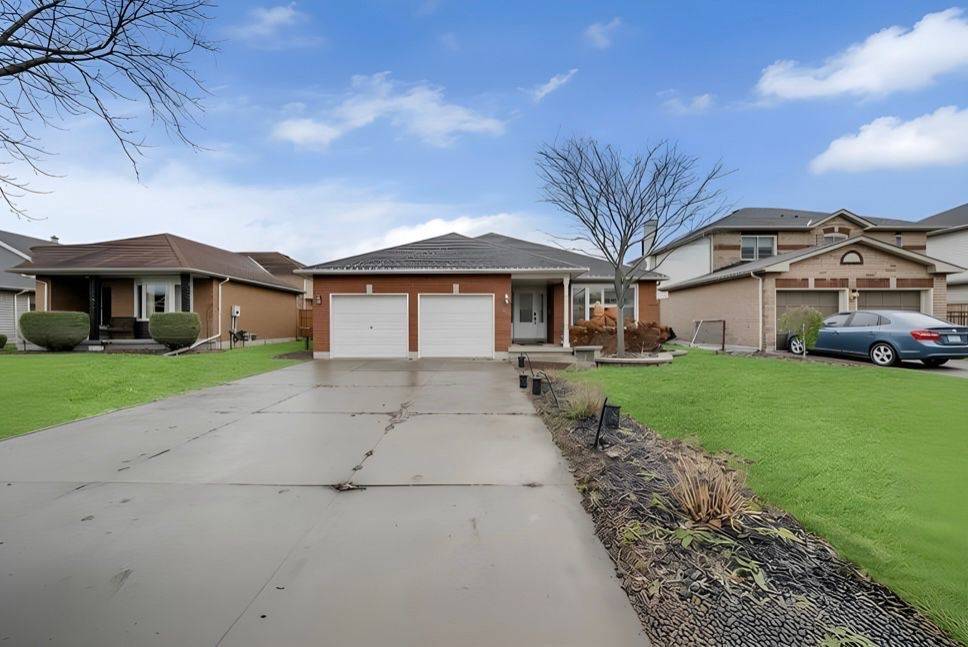 Clarington, ON L1B 1G4,52 Foster Creek DR