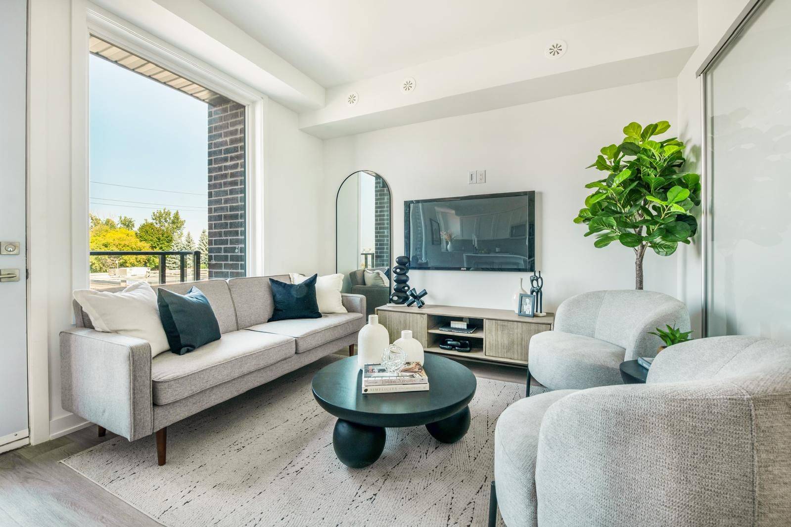 Toronto E03, ON M4B 2V5,1459 O'Connor DR #4