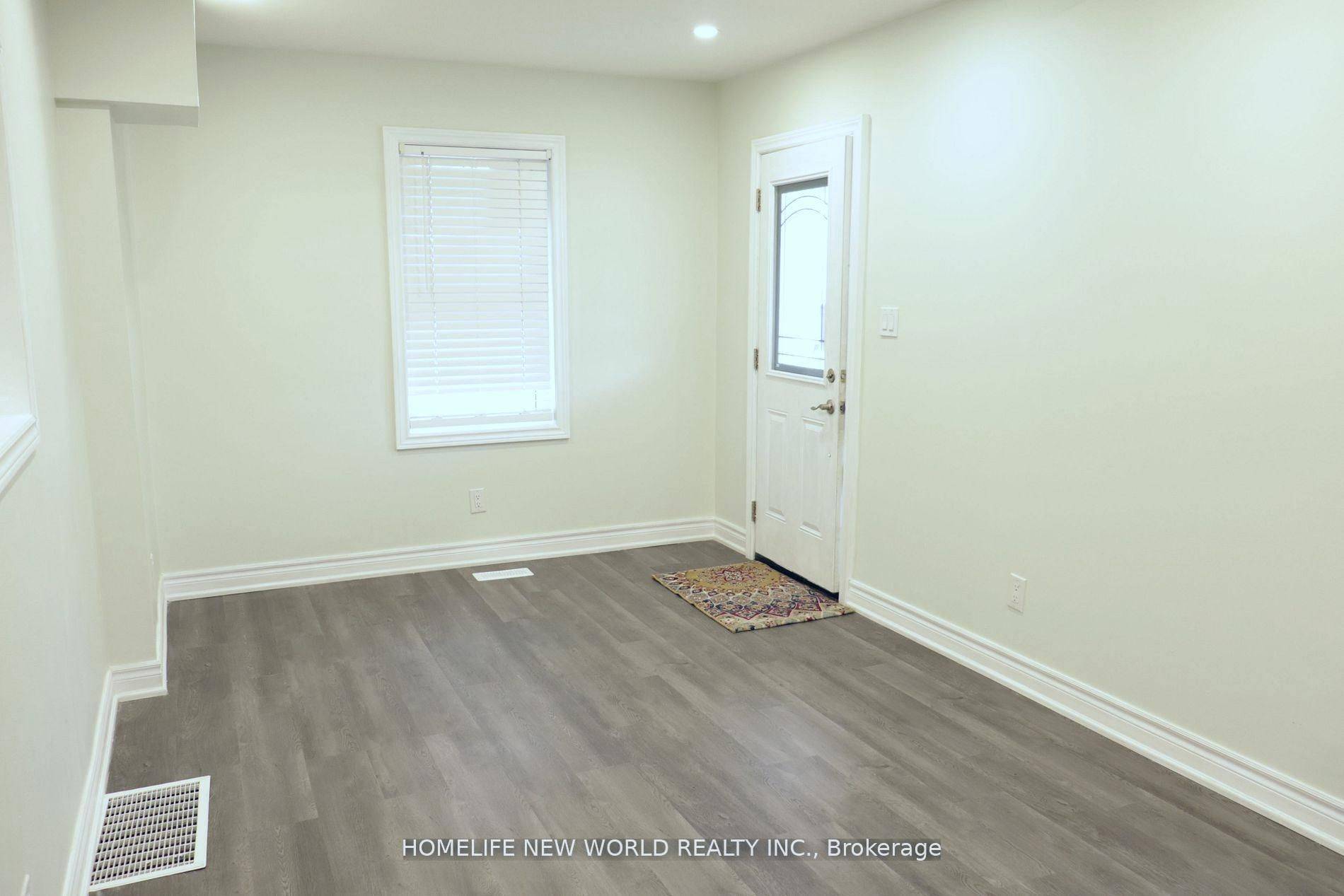 Oshawa, ON L1H 2B6,291 Eulalie AVE #Unit 1