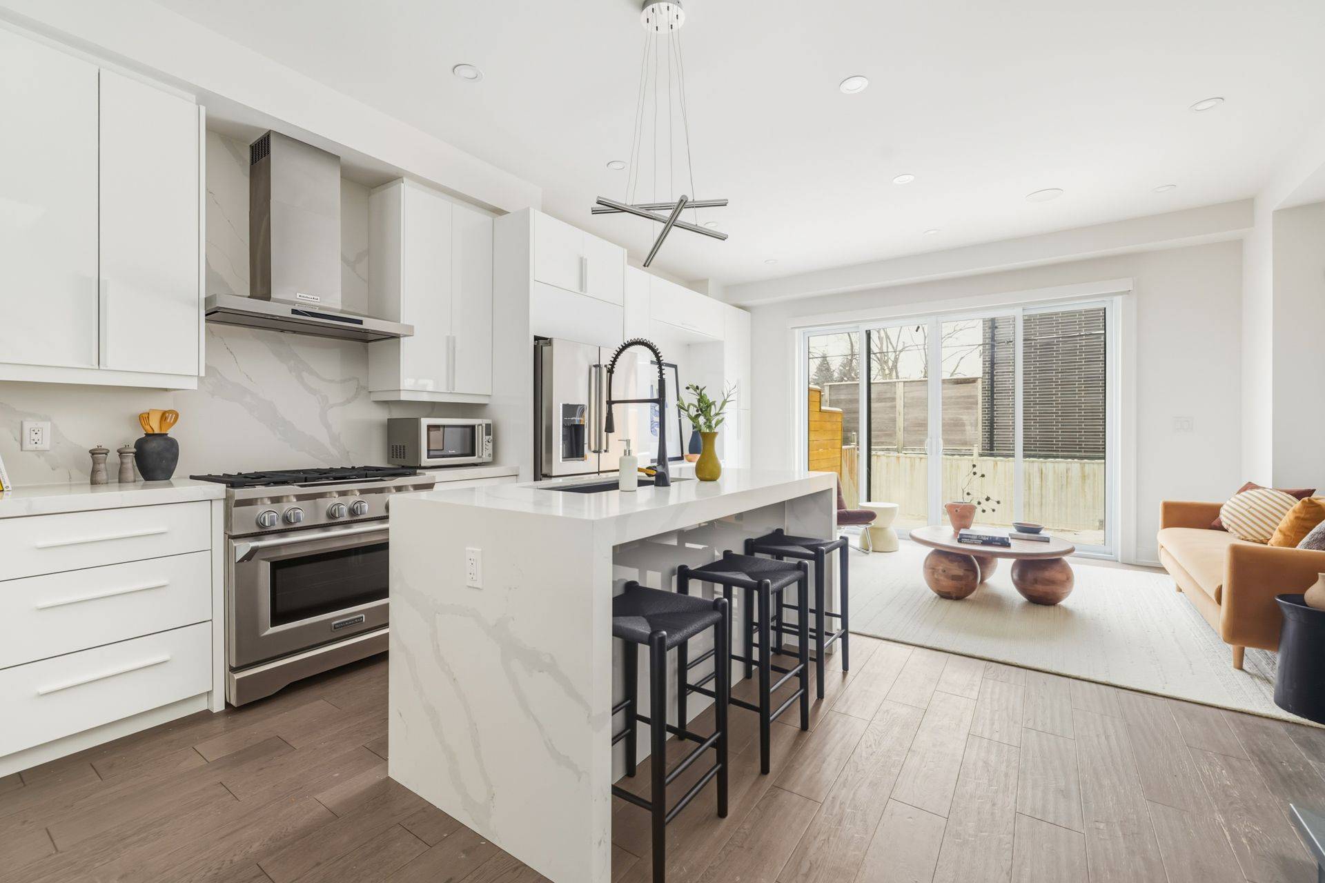 Toronto E03, ON M4J 2K1,99A Memorial Park AVE