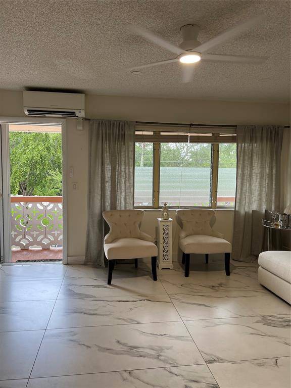 Hallandale Beach, FL 33009,900 SW 10th Ter #S20