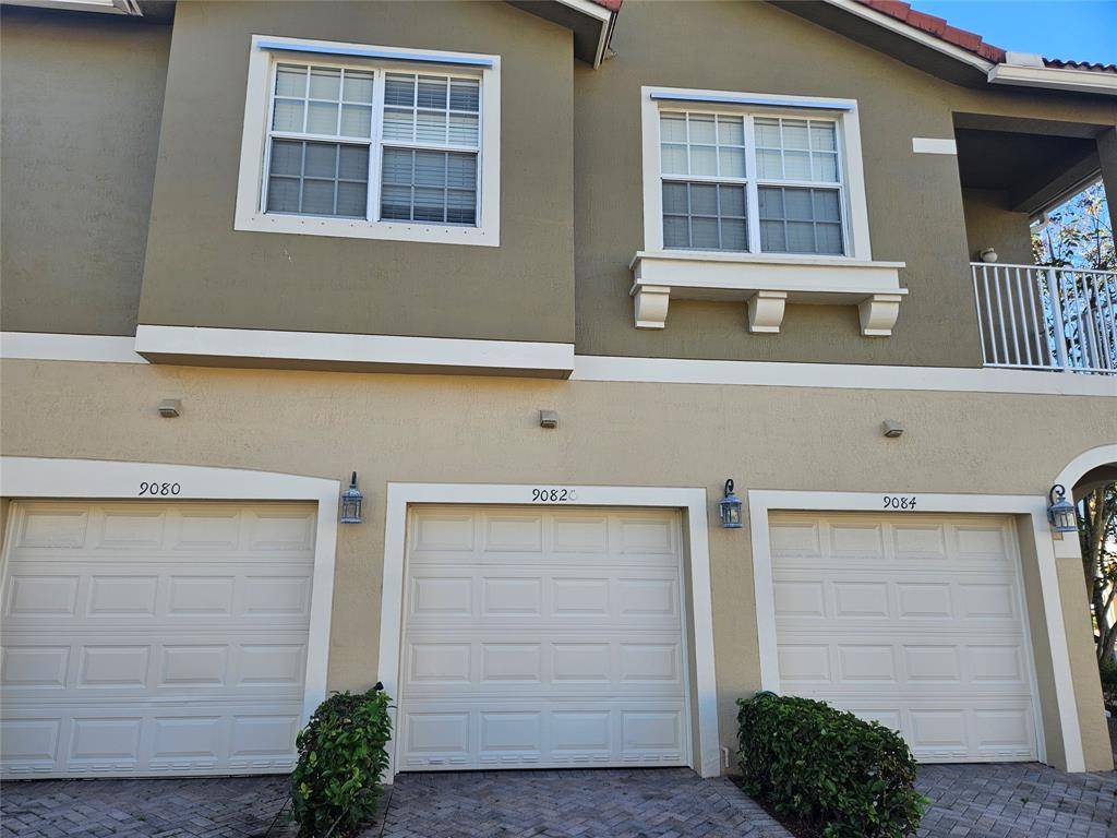 Tamarac, FL 33321,9082 Plymouth Pl #9082