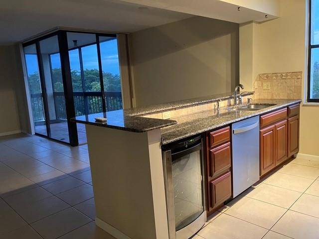 Delray Beach, FL 33444,950 Lavers Cir #F-511