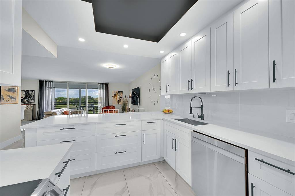 Pompano Beach, FL 33069,3980 Oaks Clubhouse Dr #505