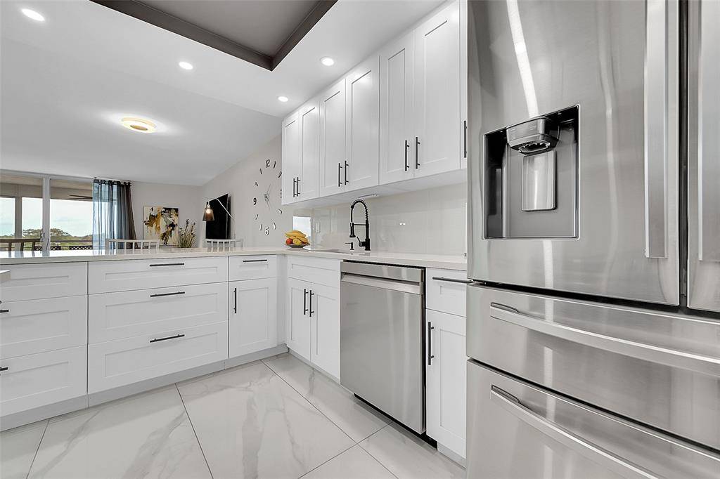 Pompano Beach, FL 33069,3980 Oaks Clubhouse Dr #505