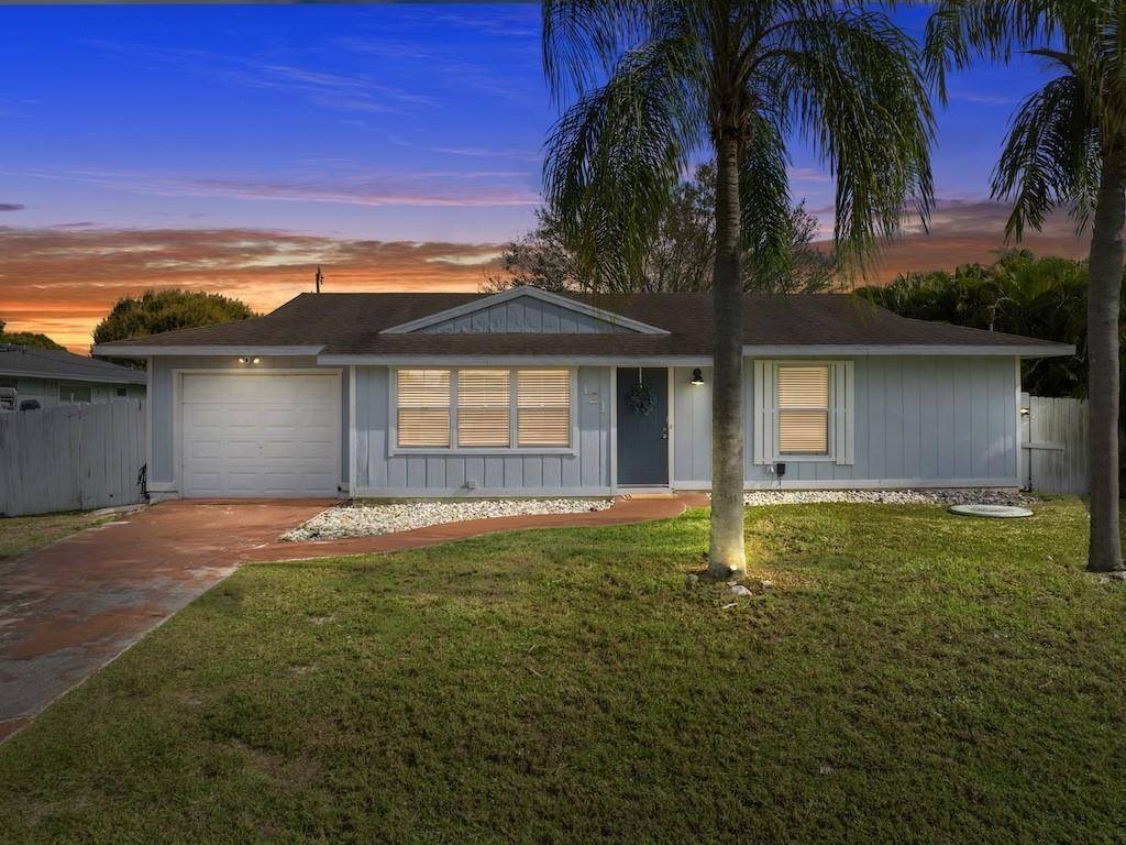 Port St Lucie, FL 34983,121 NW Doreen St
