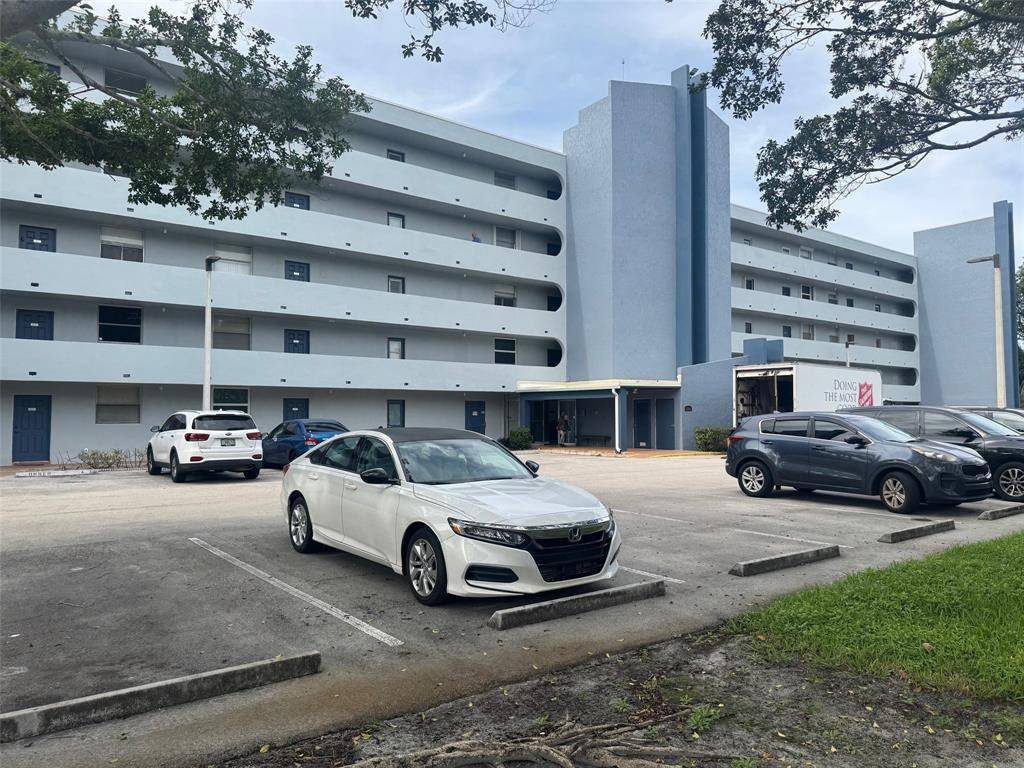 Boca Raton, FL 33487,5301 NW 2nd Ave #PH-D